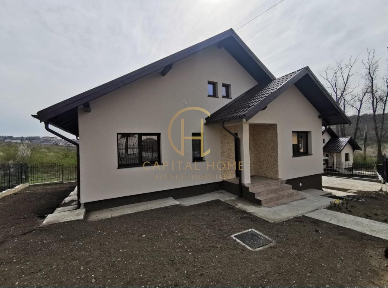 Cas? Individual? de vânzare 4 camere cu beci – 500 mp teren